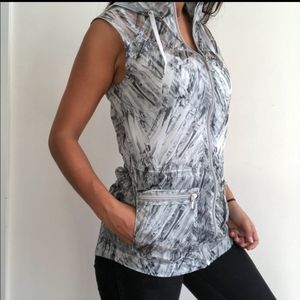 Athleta Inspire Hoodie Vest Size M